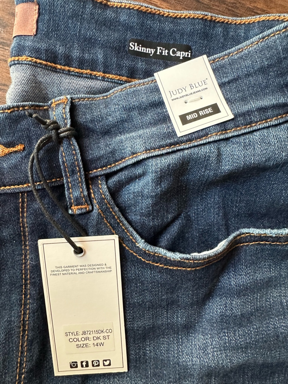 Judy Blue Dark Wash Skinny Capri Jeans - Picture 2 of 3